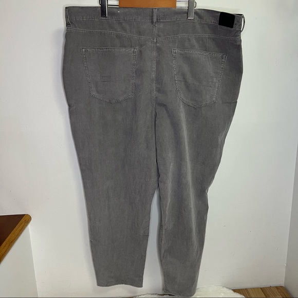 NEW American Eagle Outfitters Gray Corduroy High Rise Mom Jeans Plus Size 24 - Picture 8 of 10